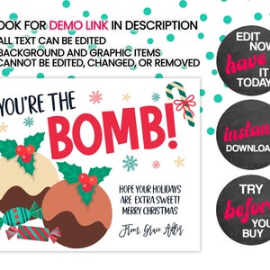 Puede incluir: Una tarjeta de Navidad con un bast&oacute;n de caramelo rojo y blanco, copos de nieve y dos pudines navide&ntilde;os. La tarjeta dice "You're the Bomb!" y "Hope your holidays are extra sweet! Merry Christmas." La tarjeta est&aacute; firmada "From, Grace Adler."