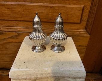 Reduced The WEIDLICH Bros. Mfg. Co. Silver Plate, SALT & PEPPER Shaker, #67