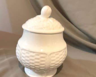 REDUCED Wedgwood of Etruria and Barlaston, Willow Weave, Sugar Bowl & Lid, England
