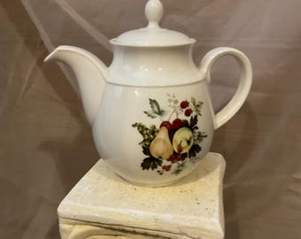 Reduced FRUITFUL By ROYAL KENT, Staffordshire, England Teapot