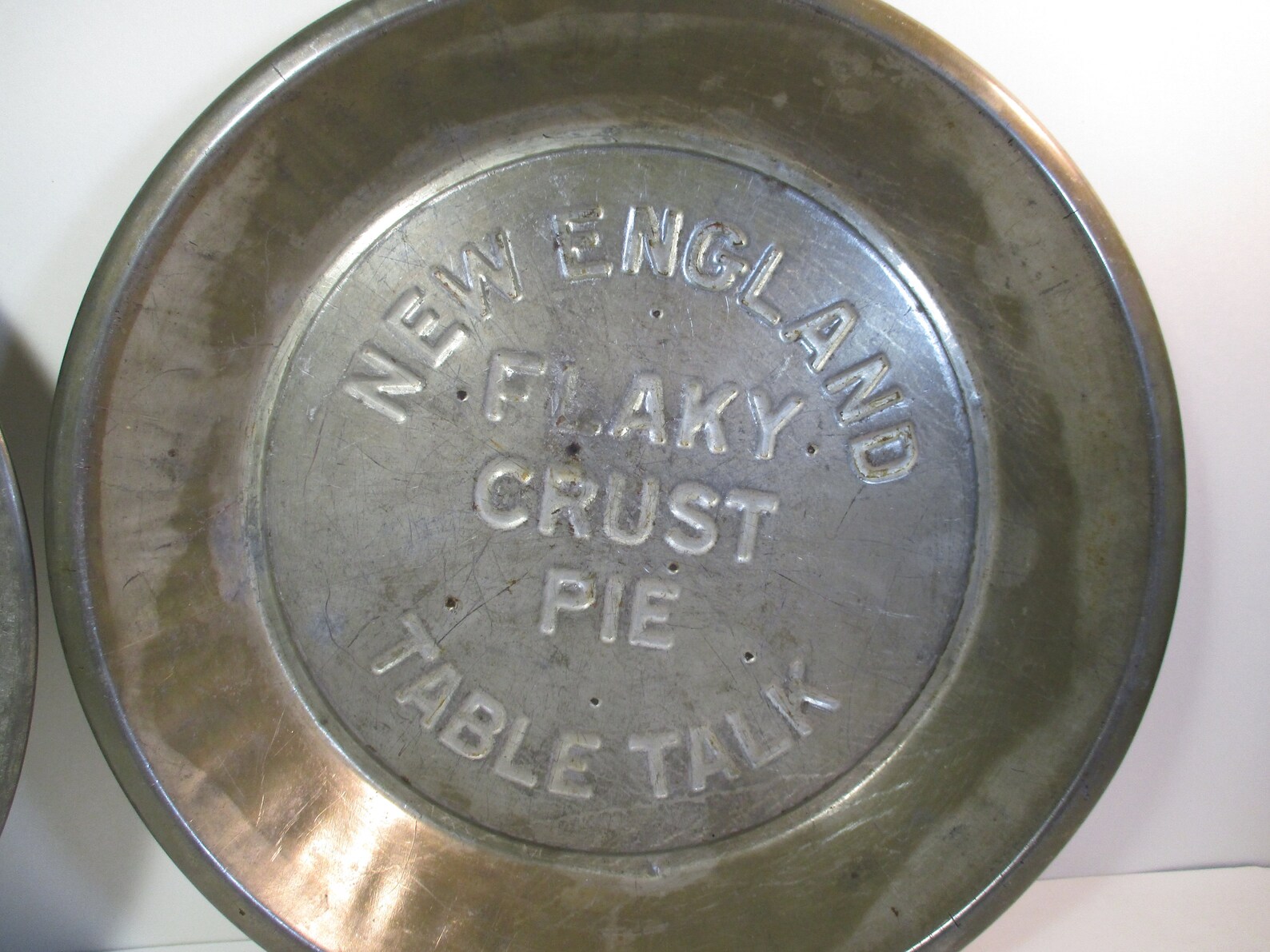 Two Vintage Pie Tins | Etsy
