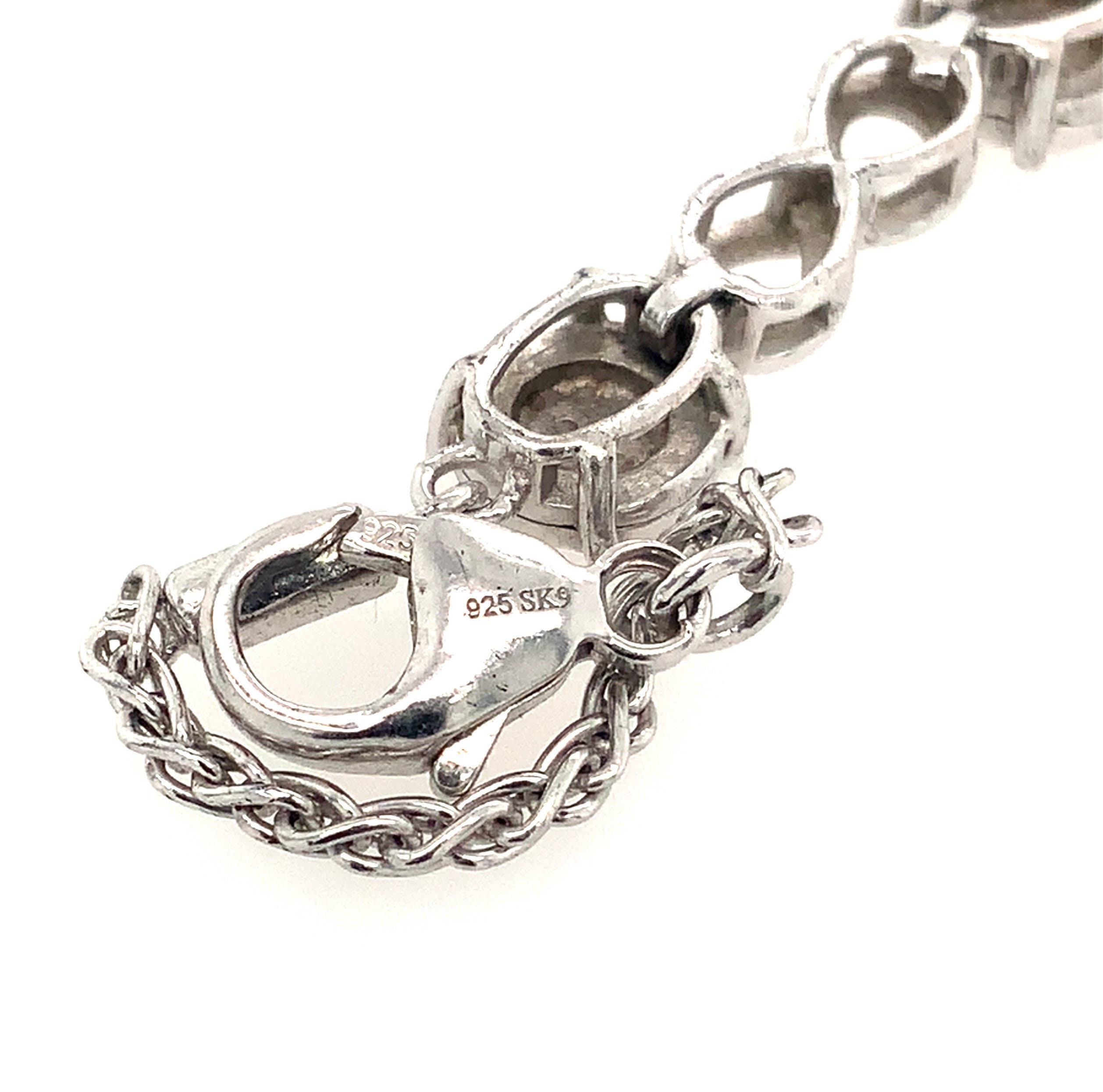 Modern Allure Gems Silver Infinity Symbol Adjustable Bracelet