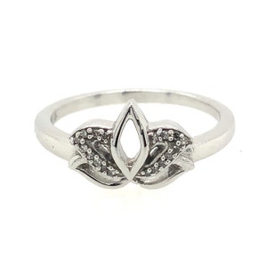 Silver & Diamonds Leaf Ring / 925 Sterling Silver / .18ctw Natural Diamonds / Floral Design / Size 8.5 / 3.1 Grams