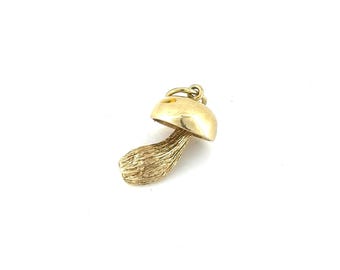 Vintage Mushroom Pendant 14K Yellow Gold / Fungi Jewlery / Magic / Genuine Yellow Gold