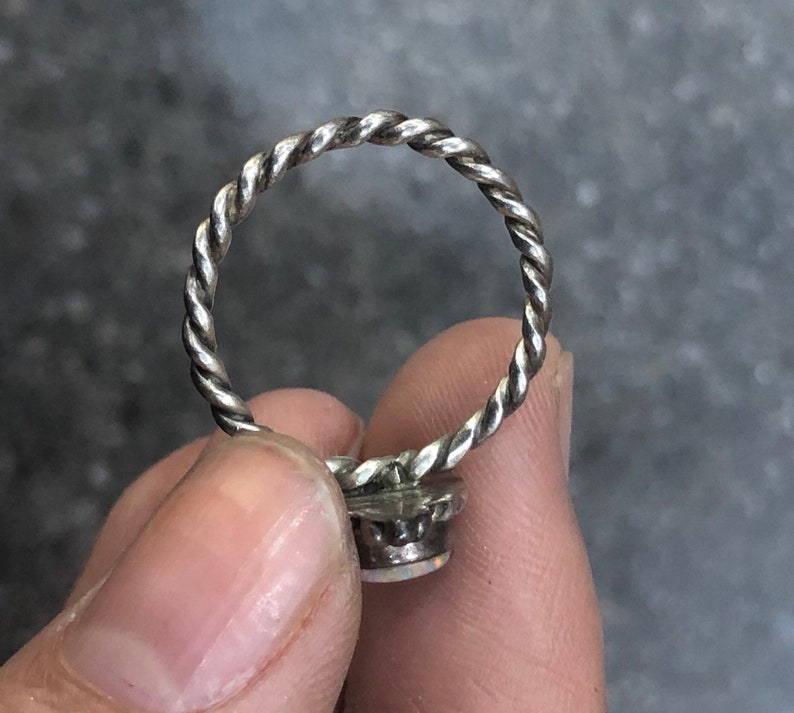 Vintage Sterling Silver Twisted Wire Opal /& Coral Ring
