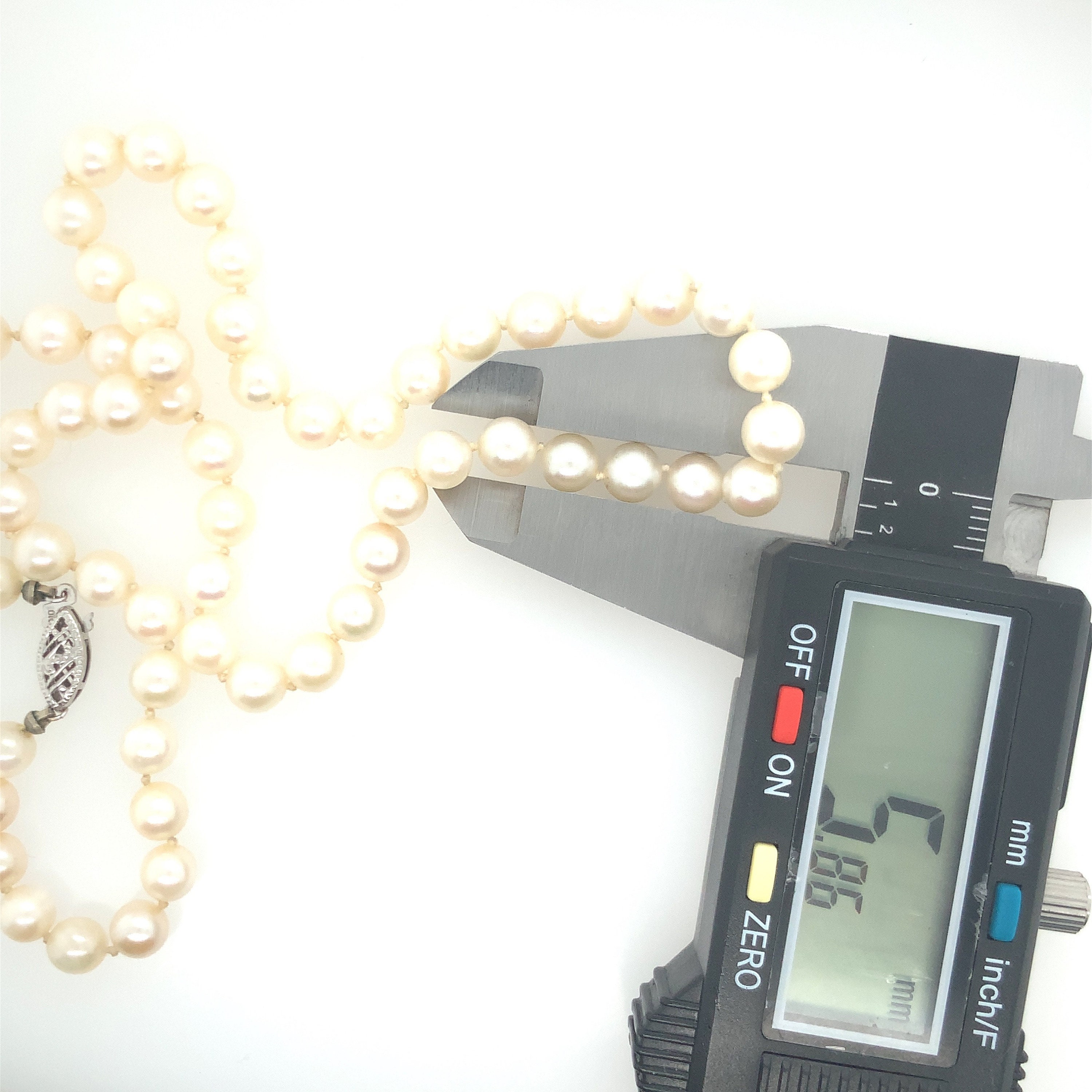 Vintage Pearl & Gold Necklace / 62 Genuine Cultured 6mm
