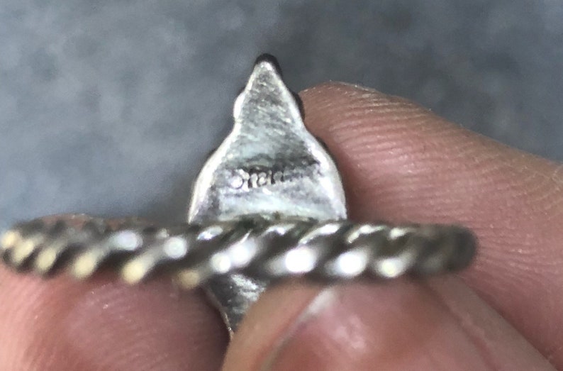 Vintage Sterling Silver Twisted Wire Opal /& Coral Ring