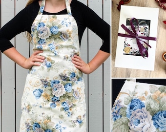 Blue Roses apron for woman. Beautiful floral full aprons for women with pockets. Christmas gift for her, gift for mom.