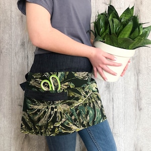 Durable garden apron, dark denim garden apron for woman with green leaves patterns, gardening apron, half apron with pockets, florist apron