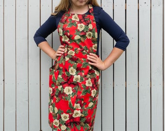 Red Christmas apron for woman with pockets. Aprons for women. Christmas gift for mom. Woman apron for Christmas kitchen