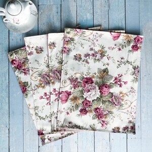 Floral table placemats, handmade roses on cream placemat, fabric table mats, summer table decor, dining table decor, floral placemats set