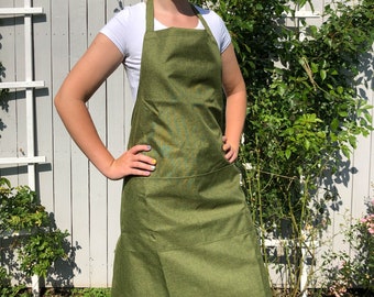 Waterproof garden apron with two front pockets. Green moss colour linen print watering apron for florist, gardeners and kitchen work