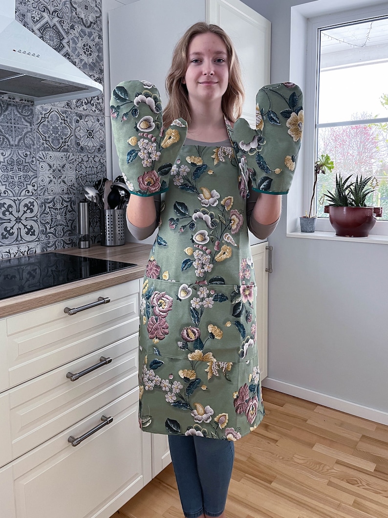 Green Flowered Apron main image 1