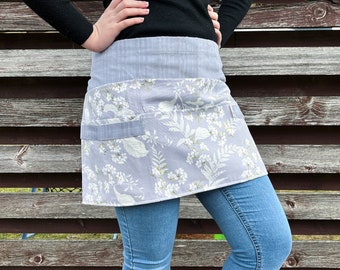 Lilac floral garden apron with pockets, light purple gardening apron for women, gardeners apron, teachers apron, florist apron, half apron