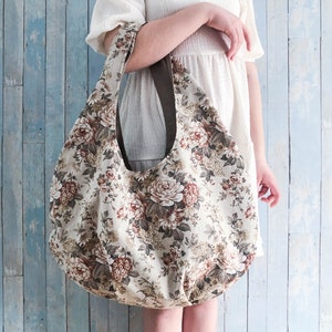 Brown Rose print hobo beach bag. Handmade large fabric hobo handbag. Big tote bag. Shoulder bag. Summer bag. Gift for mom, gift idea