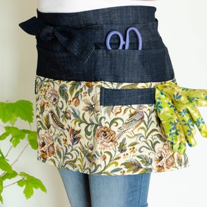 Garden apron, Denim pocket gardening half apron with floral patterns, apron for garden, apron for women, florist apron