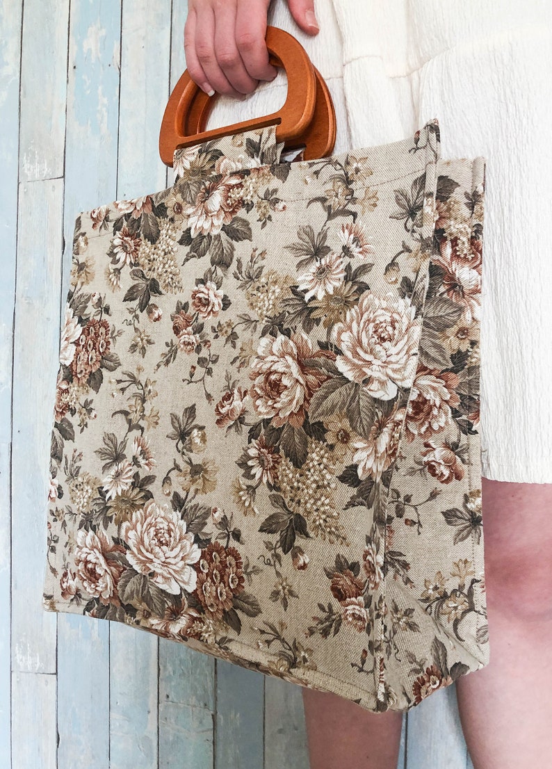 Brown Roses print market bag. Handmade shopping bag. Floral tote bag. Summer bag. Wooden handles bag for shopping. Gift for mom image 5