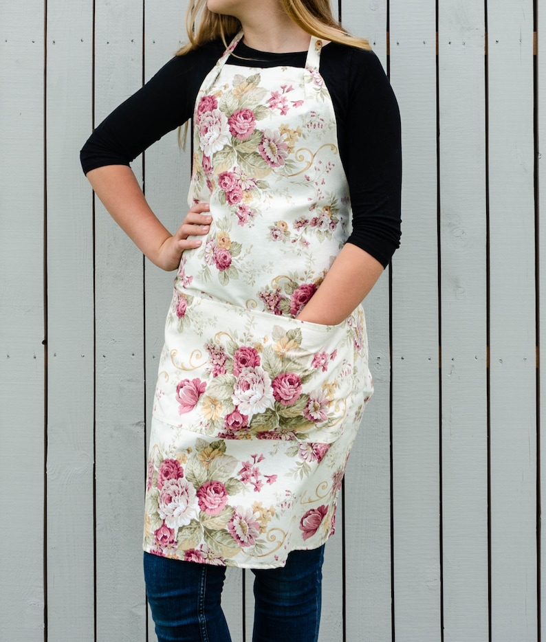 Aprons for Women. Roses Print Floral Apron for Woman With Etsy