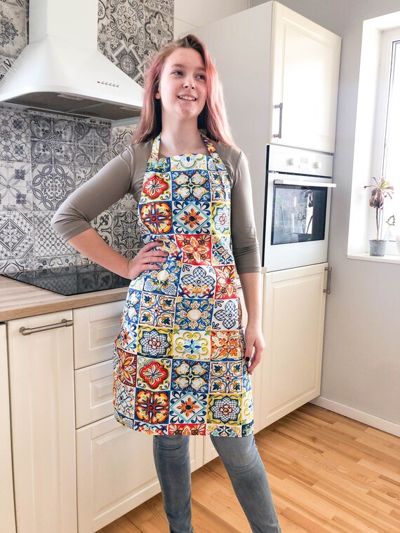 Tablier de style méditerranéen pour femme. Tablier de cuisine à carreaux  avec poches. Tablier de cuisine le meilleur cadeau pour une mère, un cadeau  pour elle. -  France