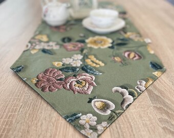 Table runner with vintage green floral pattern. Summer handmade table runner. Mother's day gift. Vintage style table decor.