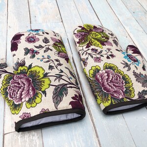 100% Linen oven mitts, set of 2. Soft durable floral linen oven gloves. Baking gloves. Oven mittens. Kitchen gloves. Housewarming gift image 4