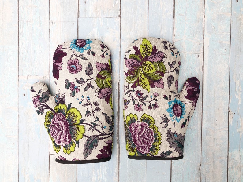 100% Linen oven mitts, set of 2. Soft durable floral linen oven gloves. Baking gloves. Oven mittens. Kitchen gloves. Housewarming gift image 1