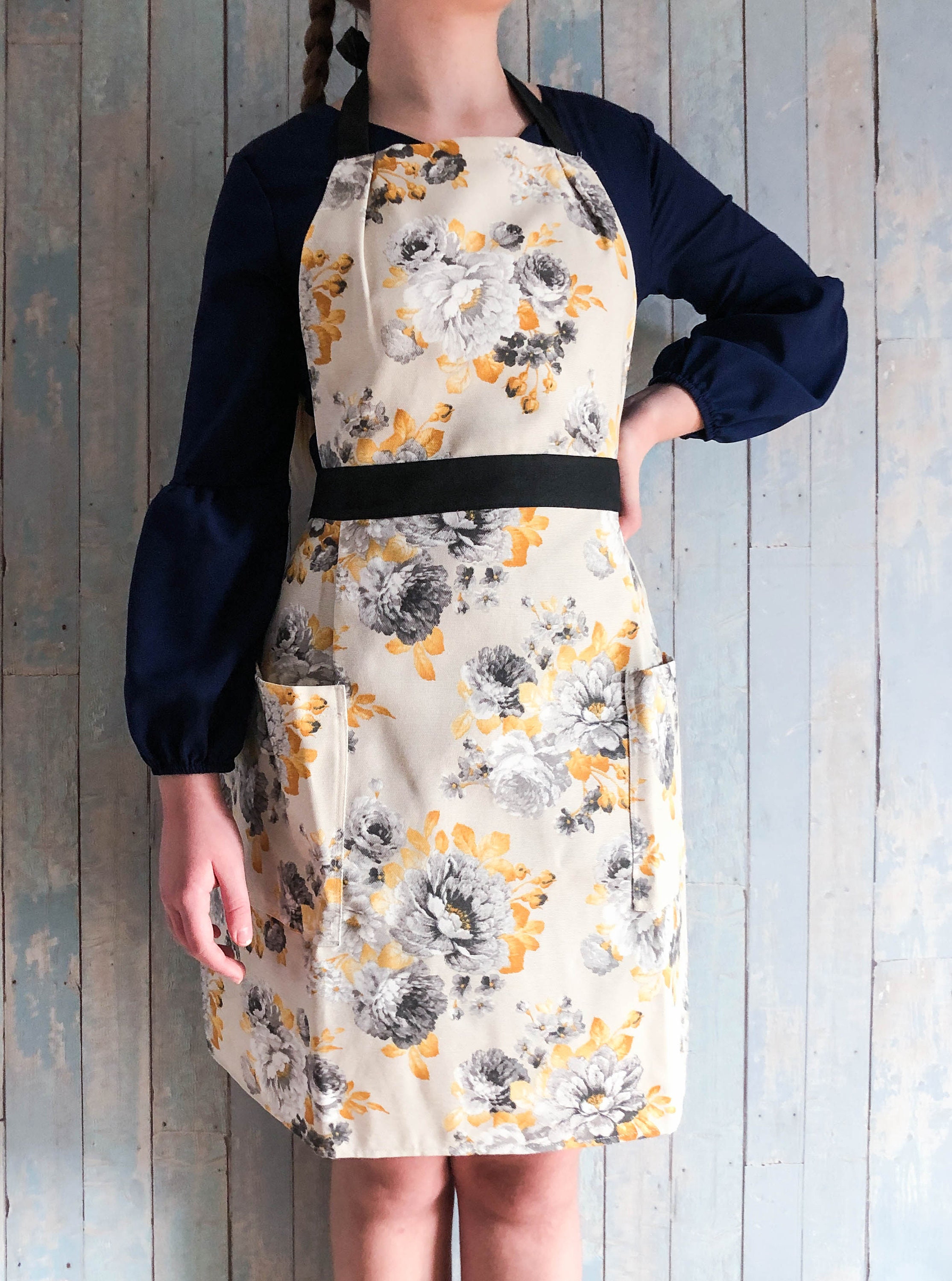 Black Roses Print Apron for Women Floral Apron Woman Apron | Etsy