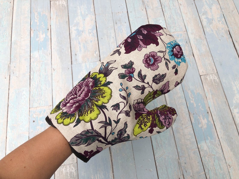 100% Linen oven mitts, set of 2. Soft durable floral linen oven gloves. Baking gloves. Oven mittens. Kitchen gloves. Housewarming gift image 7