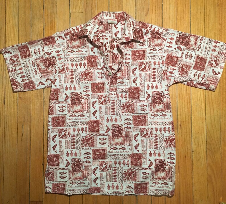 1960s Vintage Hawaiian Aloha 3 Button Shirt by Go Barefoot