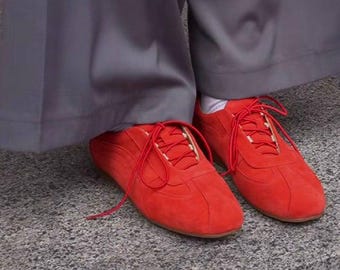 Zapatillas deportivas de ante rojo con cordones / Zapatillas casuales de punta ancha estilo minimalista para mujer