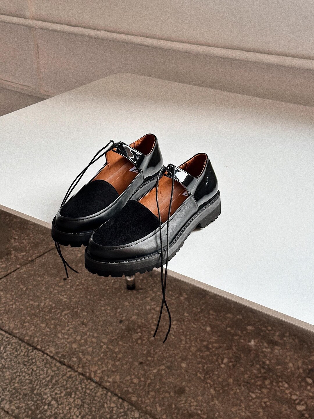 Scarpe Mary Jane con plateau in pelle nera da donna, scarpe con