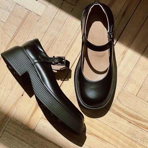 Shoes women, Custom shoes, Black Mary Janes shoes, Lolita shoes, Black leather shoe woman, Platform Mary Jane, Mod shoes