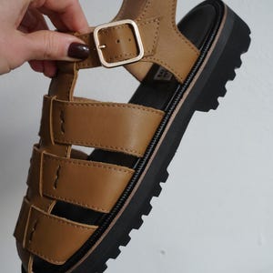 Fisherman Leather Sandals Flat Shoes women, strappy summer sandals, closed toe beach sandals, zero drop sandals made to order
