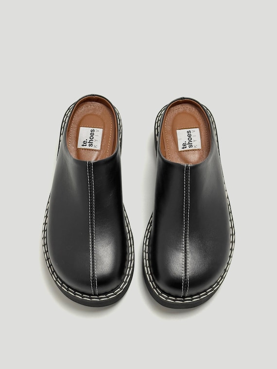 Black genuine leather clogs, leather mules, handmade slippers clogs, leather closed toe sliding shoes, wide toe shoes