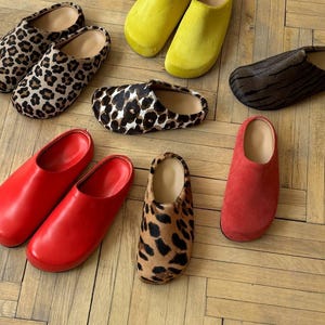 Custom leather clogs in different colors & prints, wide toe leather clogs shoes, platform slide in shoes, handmade footwear
