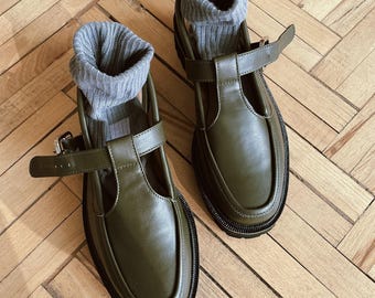 Leather closed toe summer sandals slip on shoes, handmade narrow toe moccasins sandals, slide in flat sandals women