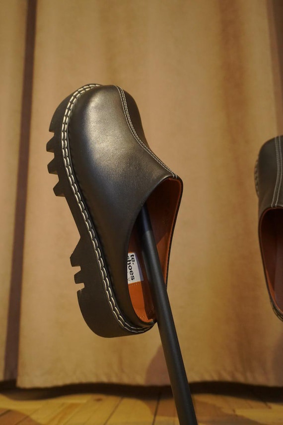 Black leather platform clogs women, slippers clogs, Slip on shoes, leather mules handmade