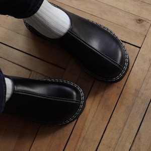 Zuecos de cuero genuino negro, mules de cuero, zuecos tipo pantufla hechos a mano, zapatos deslizantes de cuero con punta cerrada, zapatos de punta ancha imagen 7