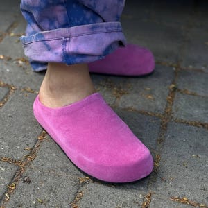Pink leather slide in clogs women, wide toe leather slippers, platform slip on clogs, cute plush slippers, designer shoes
