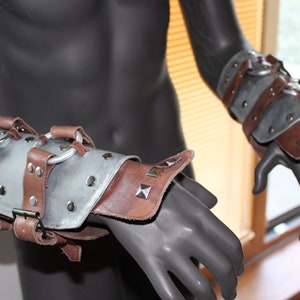 Geralt of Rivia - Bear armor set leather/metal bracers