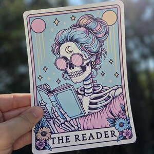 Kindle Clear Case Paper Insert | Holographic Kindle Insert | Bookish Gift | Booktok | Tarot Card - The Reader - Pastel Pink & Blue