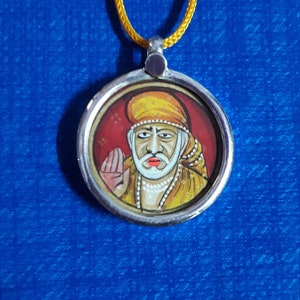 Handmade Glass Framed Hindu Deity Sai Baba Indian Miniature Art 92.5 Sterling Silver Handmade Pendant Necklace Size 2.3 Cm.