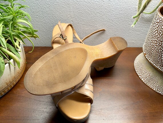 1970s Nude Airstep Gum Bottom Wedge Sandal Size 1… - image 5