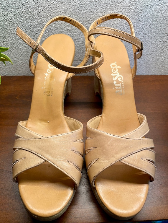 1970s Nude Airstep Gum Bottom Wedge Sandal Size 1… - image 2