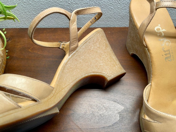 1970s Nude Airstep Gum Bottom Wedge Sandal Size 1… - image 7