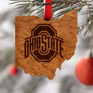 Ornement Ohio State Buckeyes Fabriqué à partir de bois de cerisier Cliquez pour voir plusieurs modèles disponibles Ohio State University OSU image 4