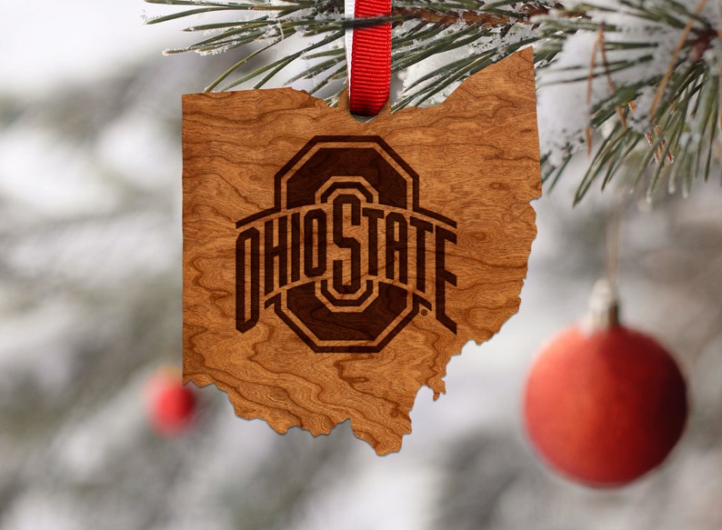 Ornement Ohio State Buckeyes Fabriqué à partir de bois de cerisier Cliquez pour voir plusieurs modèles disponibles Ohio State University OSU image 4