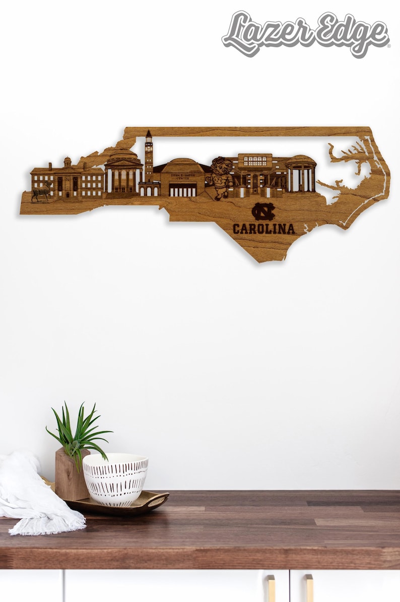 University of North Carolina Skyline Wall Hanging – Crafted from Cherry and Maple Wood imagem 4