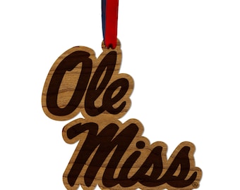Adorno de los Ole Miss Rebels – Elaborado en madera de cerezo o arce.