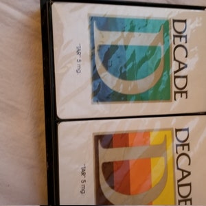 Nuovi mazzi di carte da gioco a sigaretta Decade